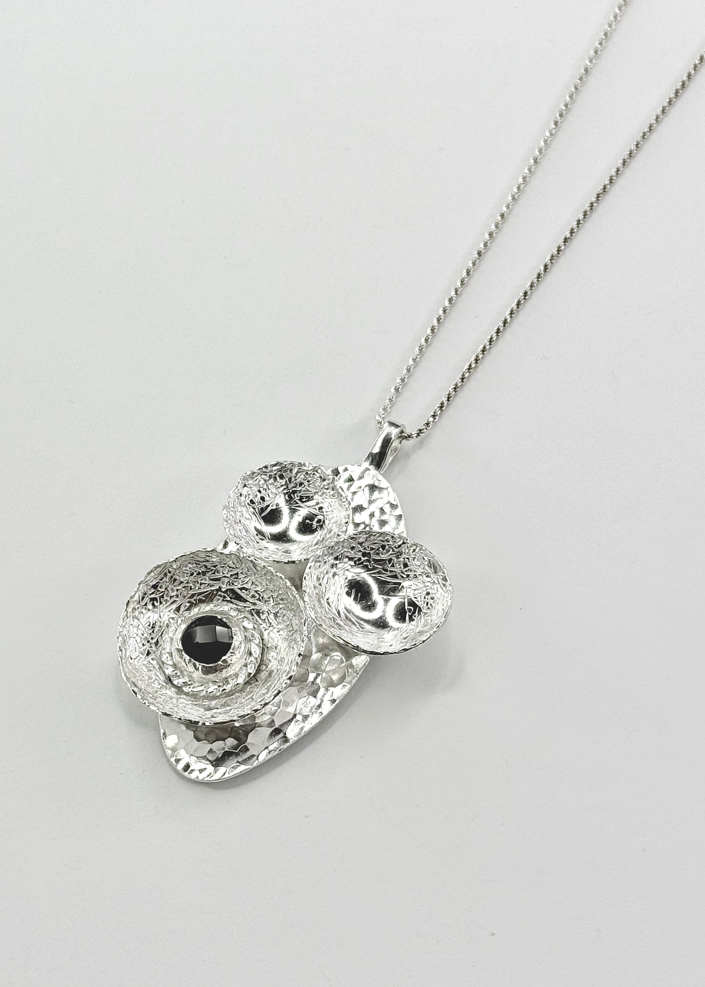 Pendant Life and Light